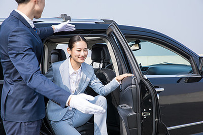 專業司機服務中的禮儀規范 從細節彰顯卓越